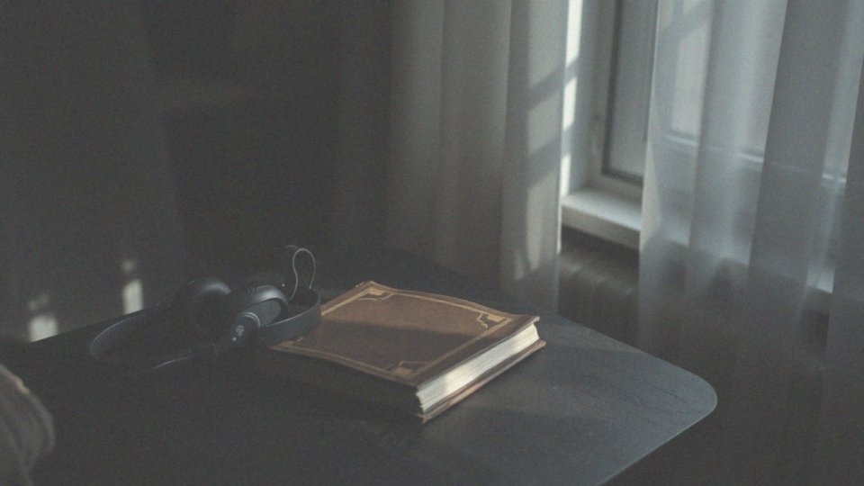 Jakie wartości przekazuje audiobook Kamienie na szaniec?